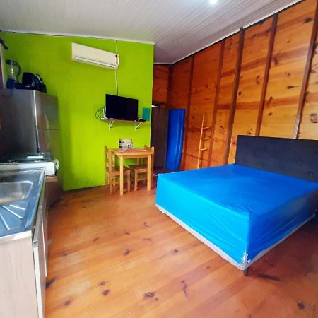 827 Chale Pe Na Areia, Completo Na Praia Do Estaleiro Em Ubatuba - 1 Dormitorio, 1 Banheiro, 1 Vaga De Garagem Kültér fotó