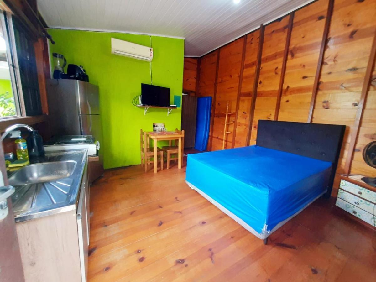 827 Chale Pe Na Areia, Completo Na Praia Do Estaleiro Em Ubatuba - 1 Dormitorio, 1 Banheiro, 1 Vaga De Garagem Kültér fotó